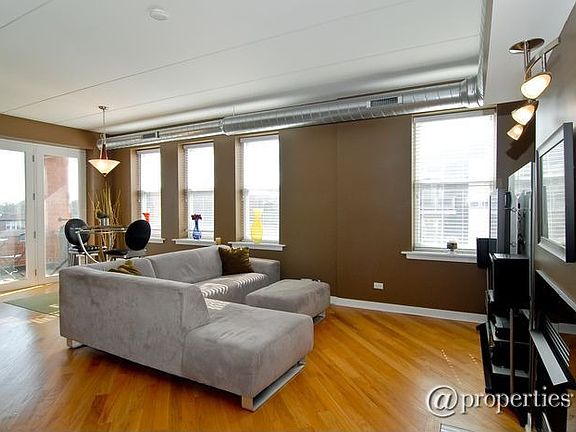Living Room/Dining Room