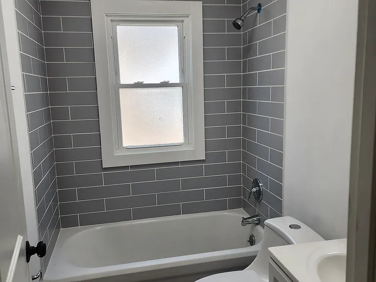 704 Camden Ave — Photo 5