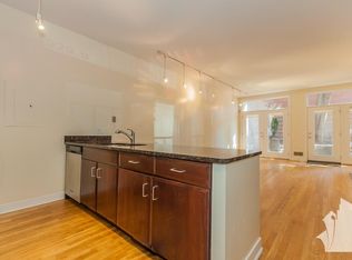 925 N Racine Ave #B, Chicago, IL 60642