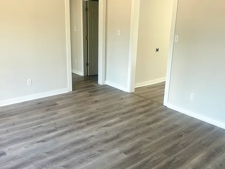 114 Rasberry St — Photo 4