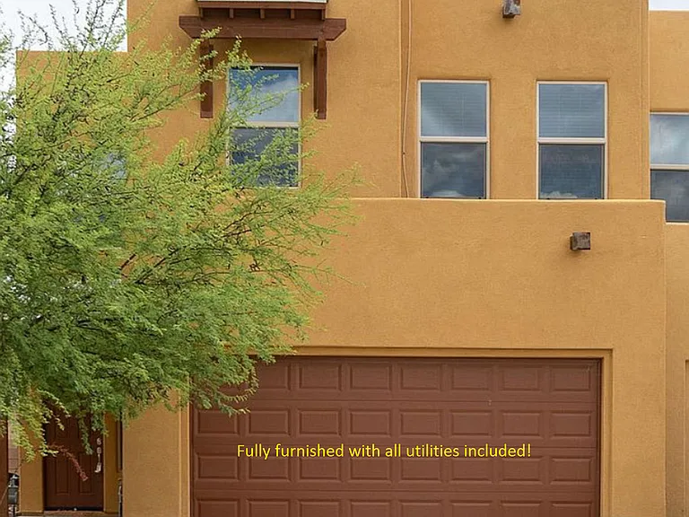 2090 Cascadia Dr — Photo 2