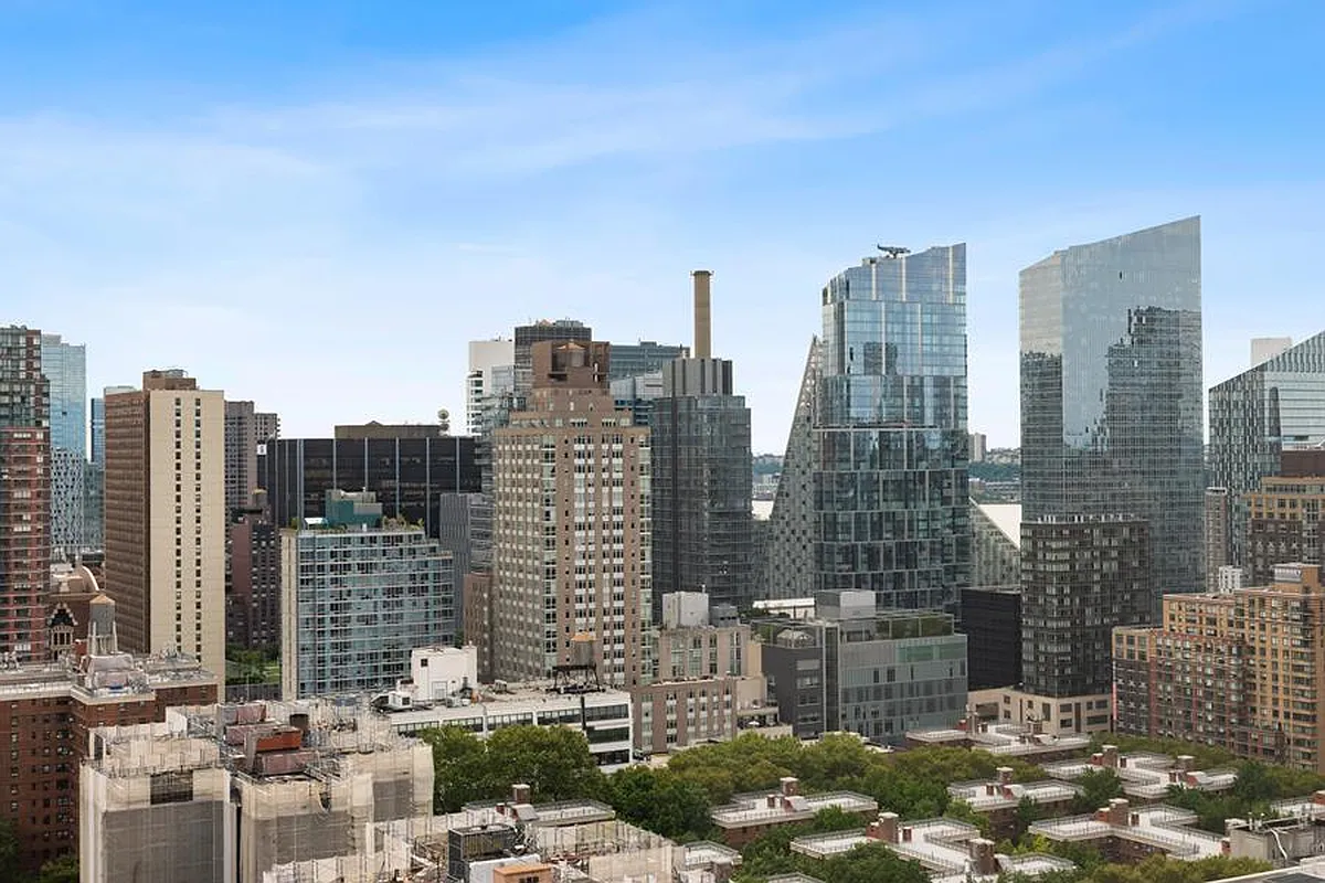 160 West 66th Street #27G in Lincoln Square, Manhattan