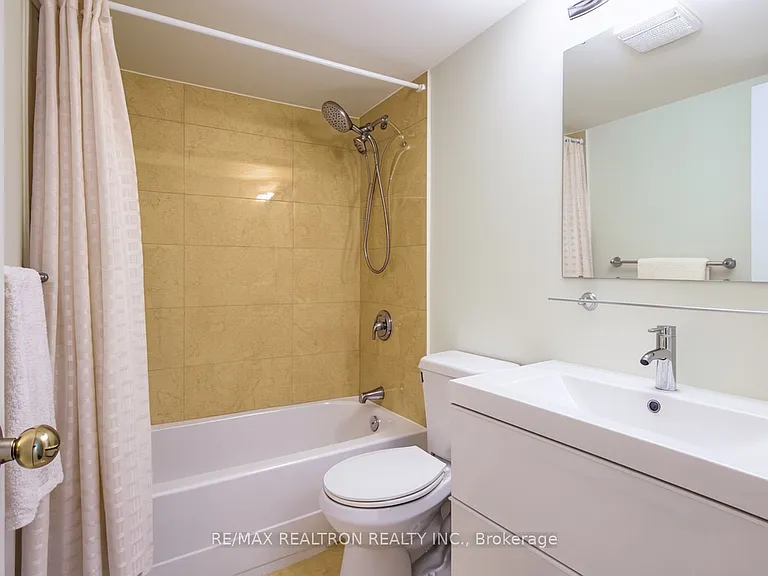 100 Canyon Ave #606 — Photo 8