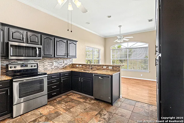 723 Sendera St — Photo 17