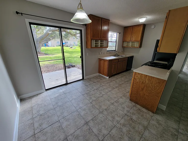 23 Louisiana Ave — Photo 5