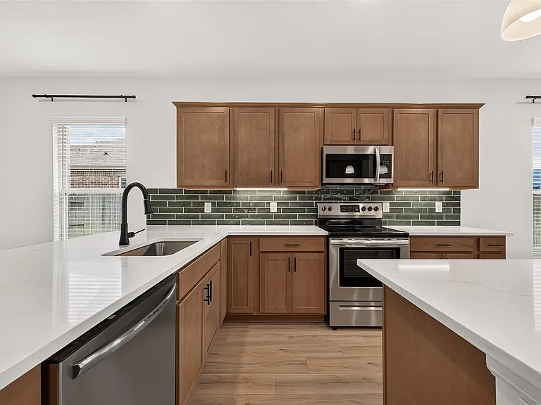 10726 Sky Creek Ln — Photo 16