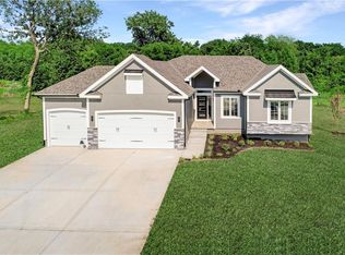 8328 SW 4th St, Blue Springs, MO 64014