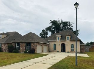 1800 Justin Dr, Covington, LA 70435