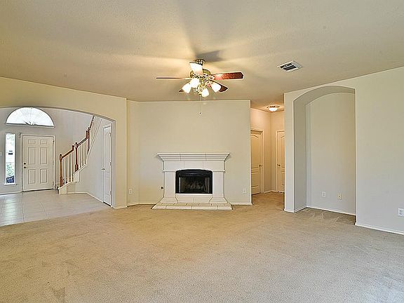 4th image of 119 Brazos Gardens Dr