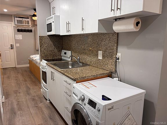 4th image of 131 S Emerson Avenue #224