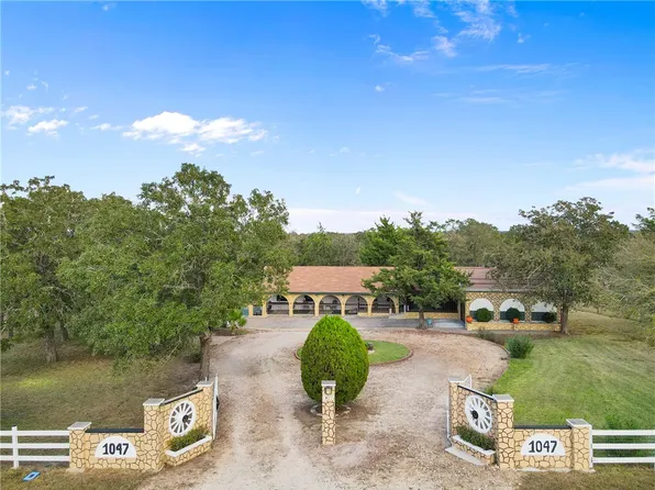 1047 Beaver Creek Dr, Caldwell, TX 77836