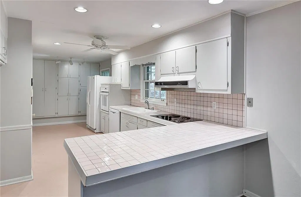 4 bed, 3.0 bath, 2718 sqft, $3,250 — Photo 4