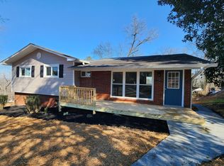 317 Signal Dr, Rossville, GA 30741