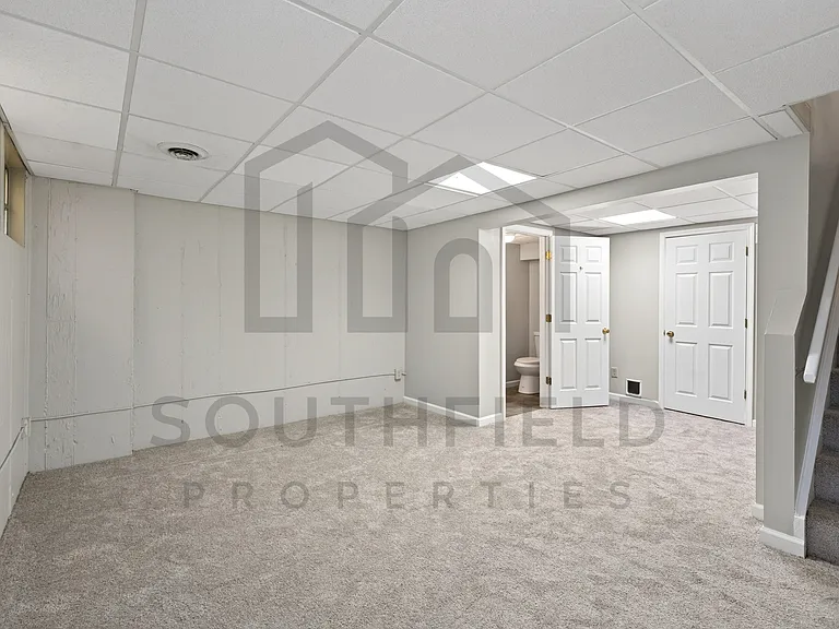 1069 Crisfield Dr #1 — Photo 32
