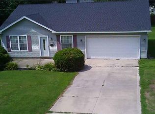 1452 Hubbard Rd, Madison, OH 44057