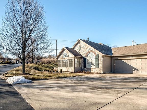 2nd image of 653 Ballymeade Village Dr