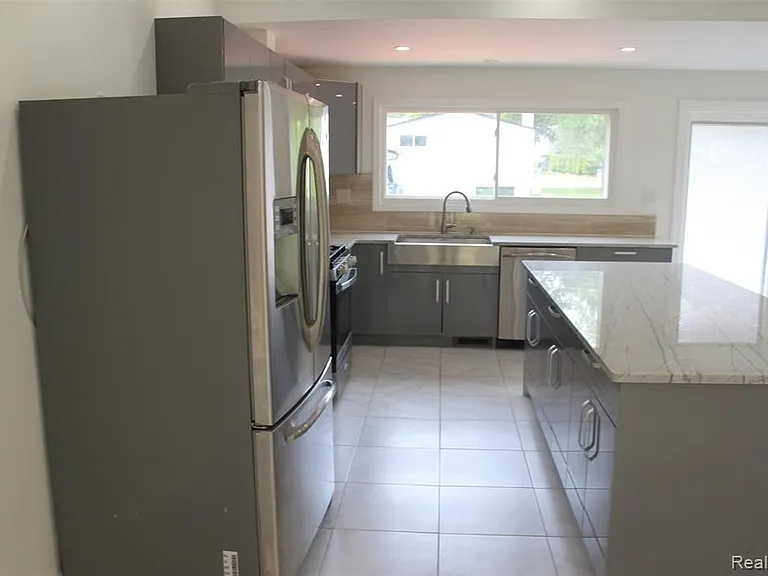 7246 Saint Auburn Dr — Photo 11