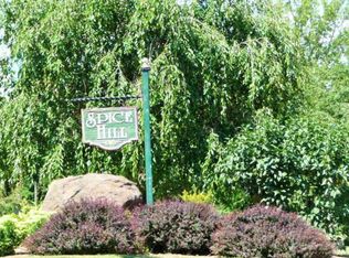 50 Spice Hill Dr, Wallingford, CT 06492