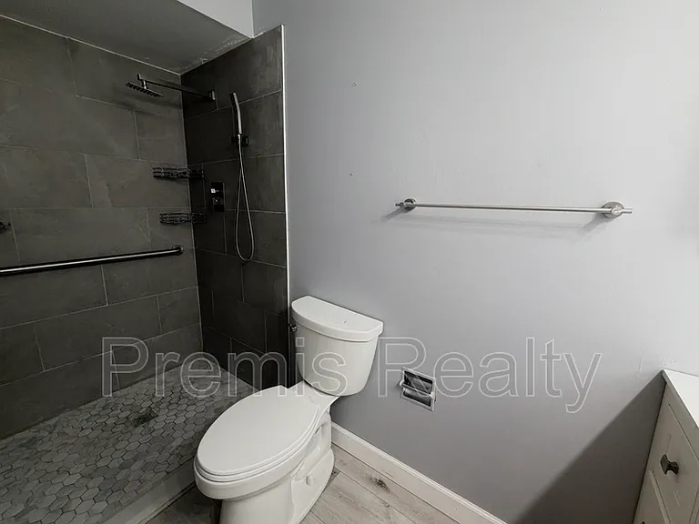 2309 Malcolm Dr — Photo 9