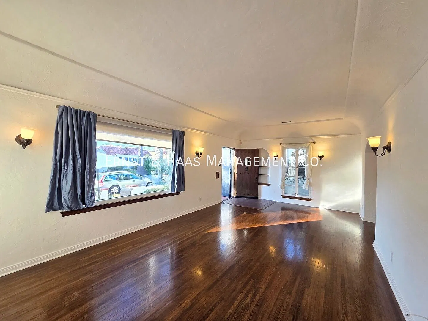 1920s Spanish Charm Meets Beachside Living in Belmont Shore! — Photo 4