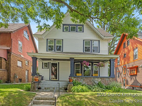 3rd image of 1328 Bemis St SE