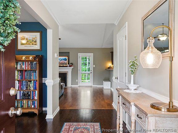 2nd image of 142 Bluebonnet Oak Ct