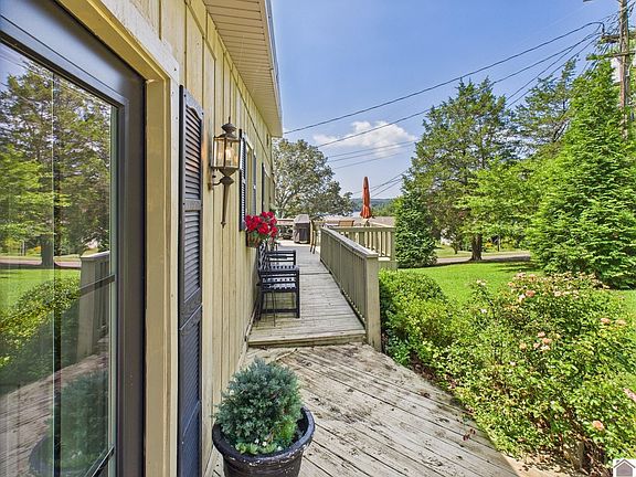 4th image of 231 Oak Haven Rd