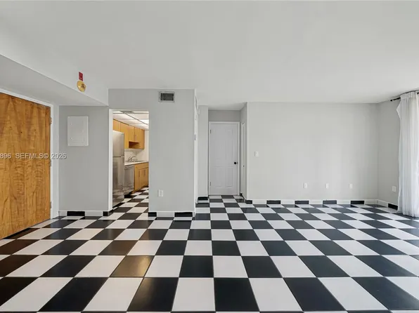 5055 NW 7th St, Miami, FL