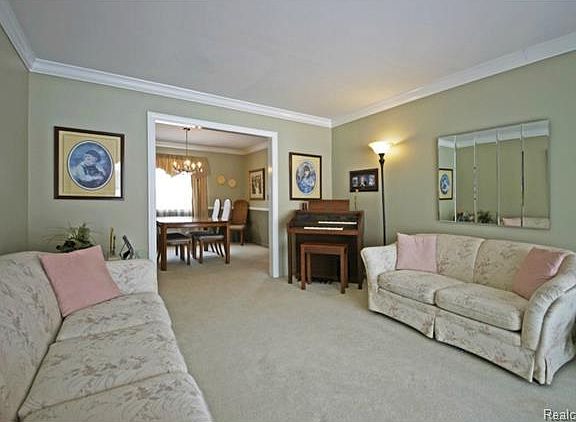 3rd image of 7445 Hillsboro Dr