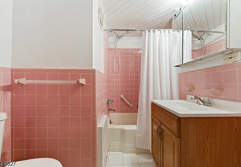 415 Claremont Ave — Photo 25