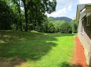 51 Gingerwood Dr, Franklin, NC 28734