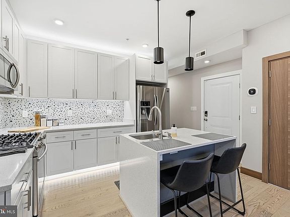 3rd image of 2109 M St NE #5