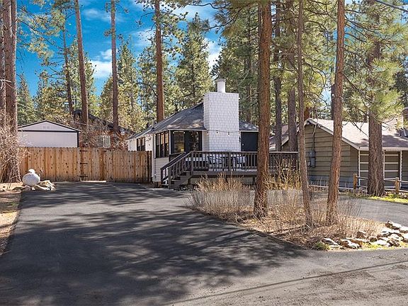 4th image of 212 W Mojave Blvd