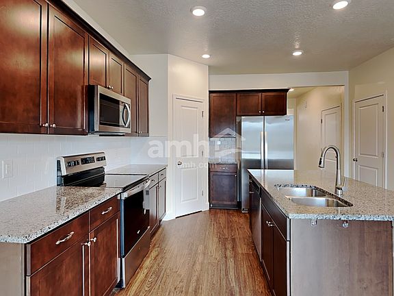 3rd image of 1205 N Wagon Way