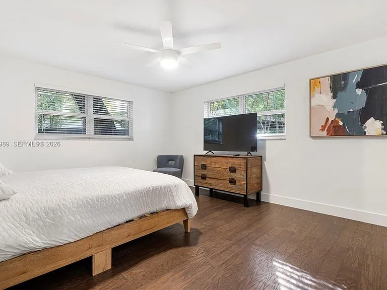 5840 SW 37th Ave — Photo 9
