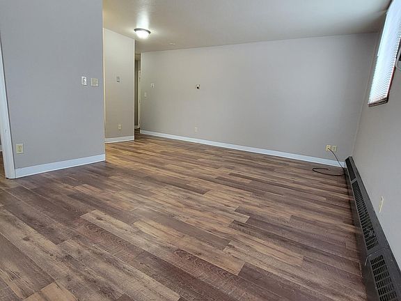 4th image of 1605 7th St N #25