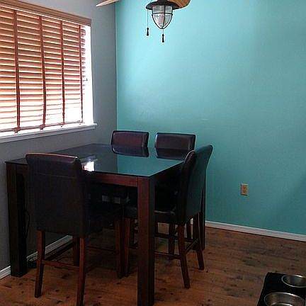 Dining table 4 seater