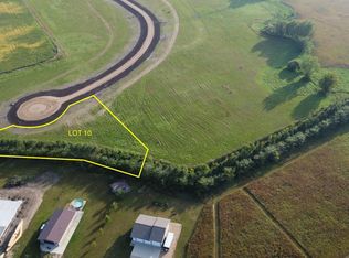 10 Oak Creek Cir, Big Stone City, SD 57216