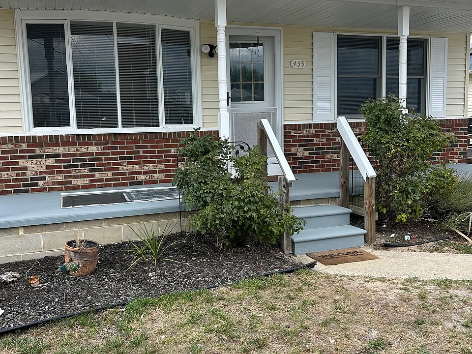 439 Risley Rd