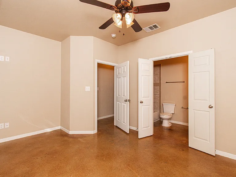4403 Cambridge Dr #B — Photo 15
