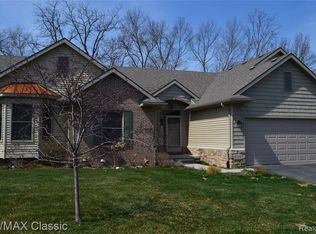 6266 Butternut Cir, Brighton, MI