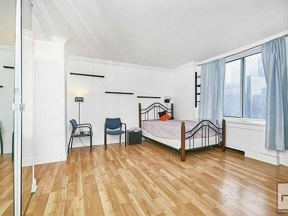 2nd image of 236 E 47th St #Penthouse 2