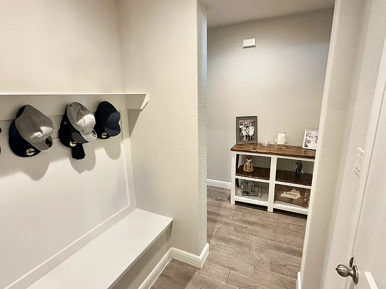 252 Drumcliffe Dr — Photo 5