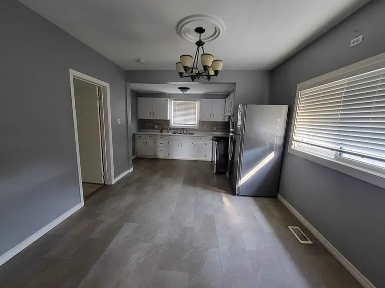 454 Burton Ave #1 — Photo 9