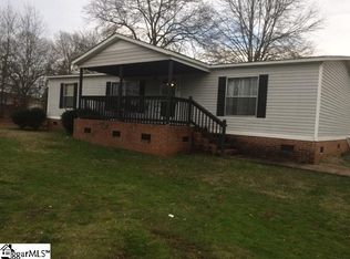 125 Dendy Dr, Wellford, SC 29385