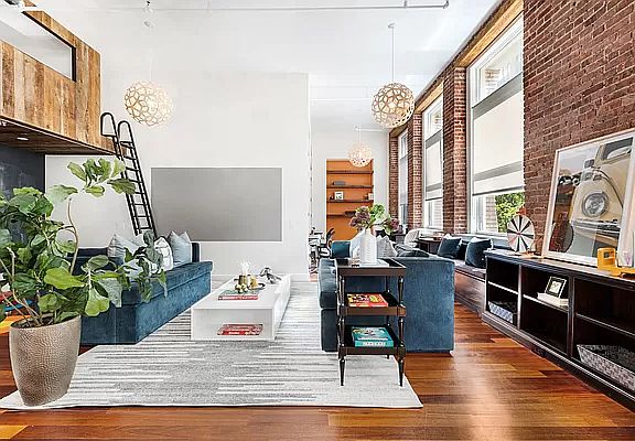 4th image of 139 W 19th St