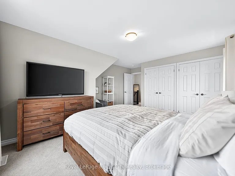 85 Mullin Dr #1B — Photo 27