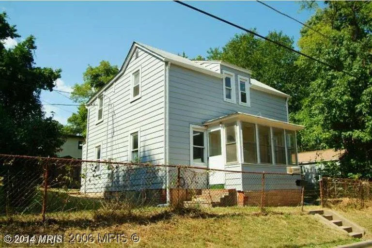 5914 Burgundy St photo 1