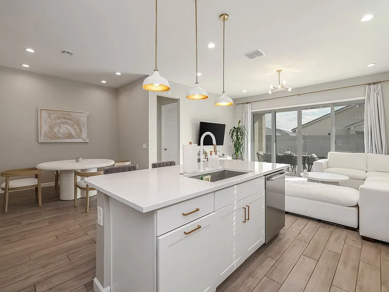 10553 W Albert Ln — Photo 7