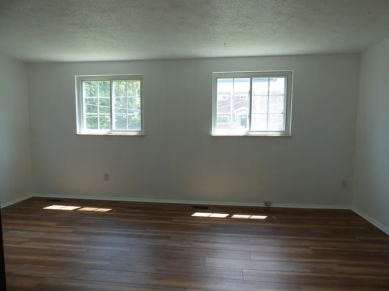 210 Spring St — Photo 10